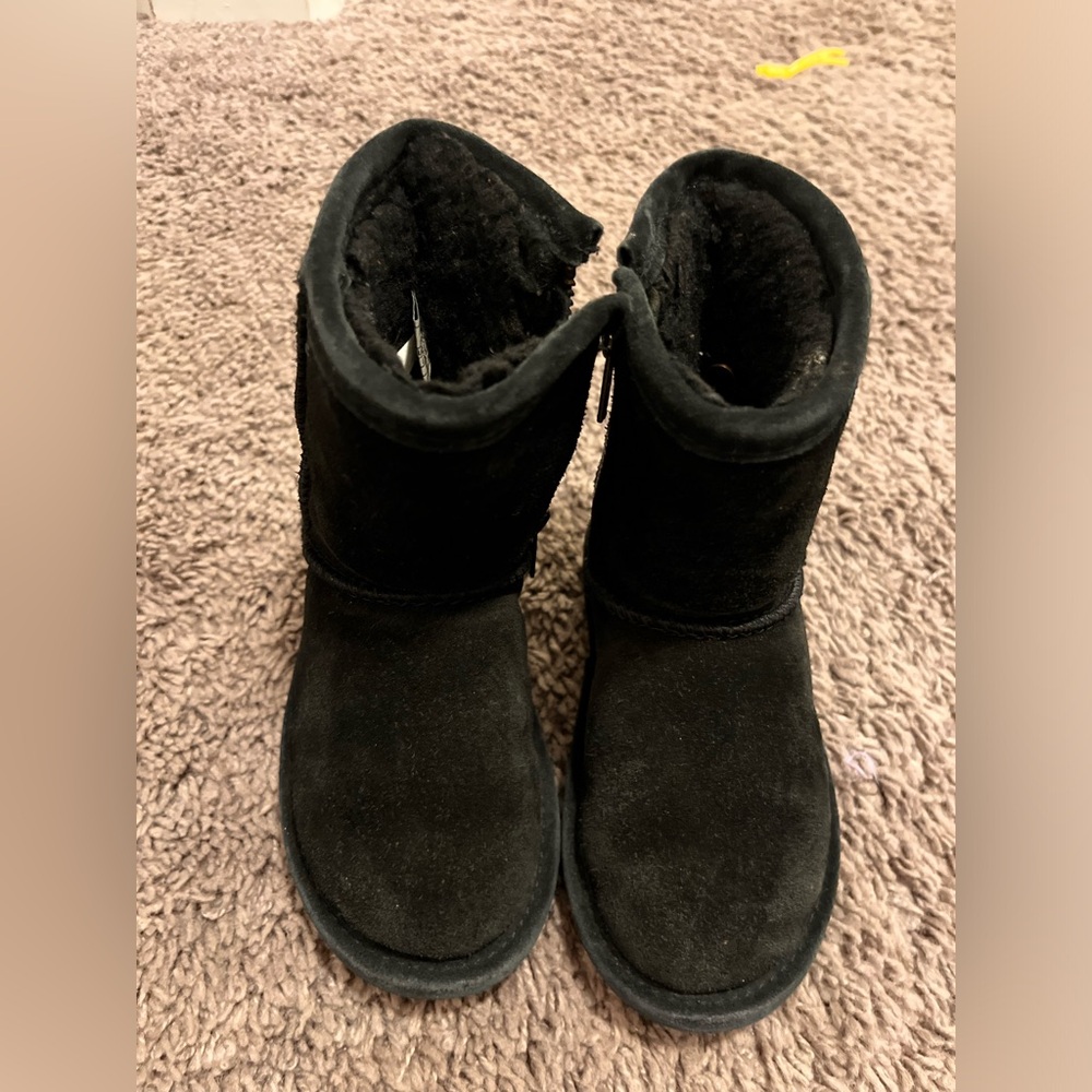 Kids BearPaw boots size 8